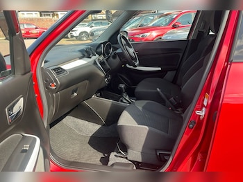 Used Suzuki Swift 2023 for sale - 75632061: Photo