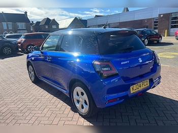 Used Suzuki Swift 2024 for sale - 75700645: Photo