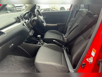 Used Suzuki Swift 2023 for sale - 77508322: Photo