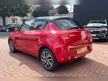 Used Suzuki Swift 2023 for sale - 79390503: Photo