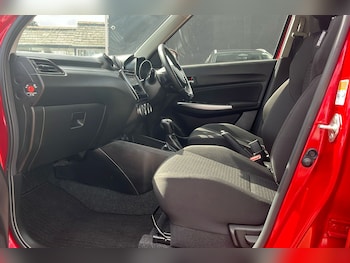 Used Suzuki Swift 2023 for sale - 79390503: Photo