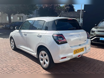 Used Suzuki Swift 2024 for sale - 79619953: Photo