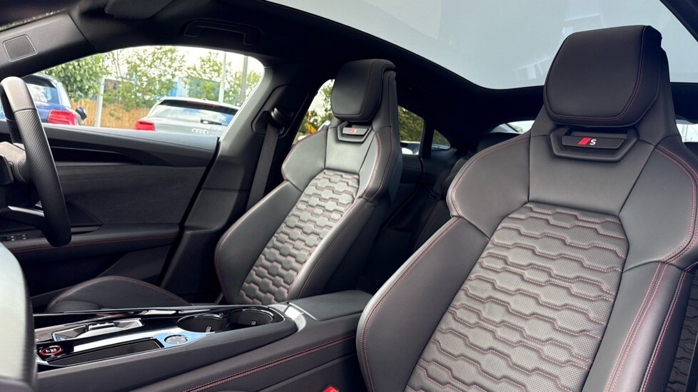 Used Audi e-tron GT 2024 for sale - 76203906: Photo 17