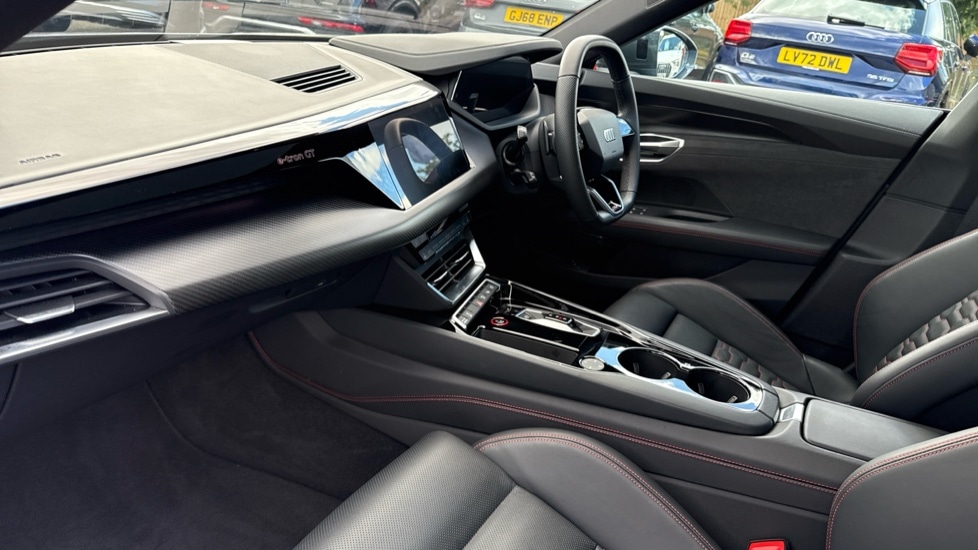Used Audi e-tron GT 2024 for sale - 76203906: Photo 2