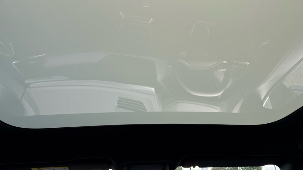 Used Audi e-tron GT 2024 for sale - 76203906: Photo 35