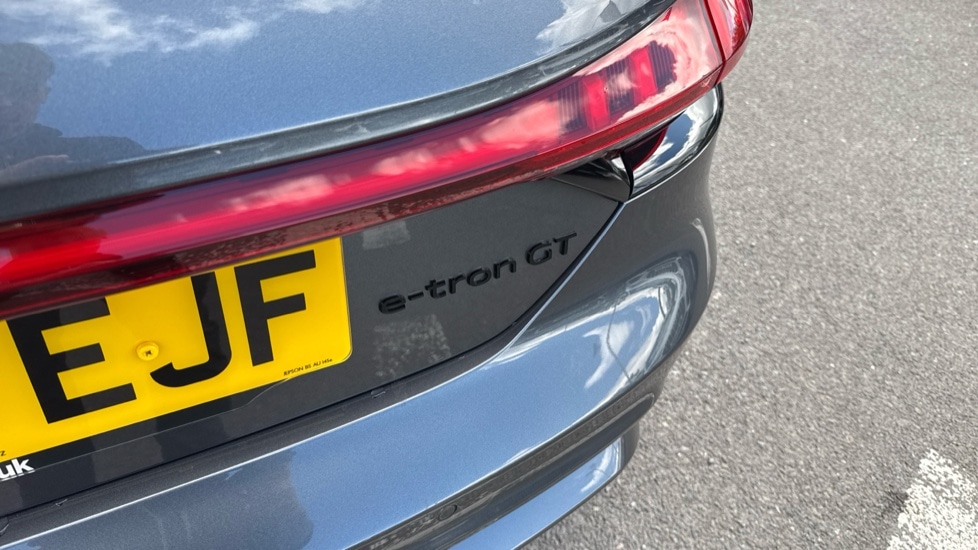 Used Audi e-tron GT 2024 for sale - 76203906: Photo 40