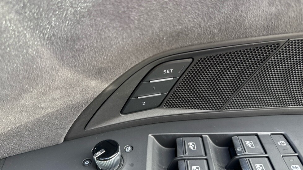 Used Audi e-tron GT 2024 for sale - 76203906: Photo 53