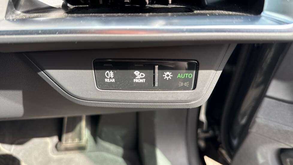 Used Audi e-tron GT 2024 for sale - 76203906: Photo 55