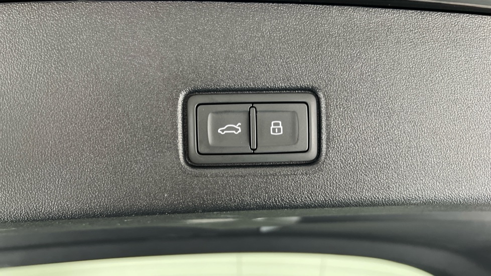 Used Audi Q4 e-tron 2025 for sale - 76514922: Photo 38