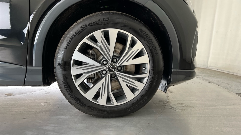 Used Audi Q4 e-tron 2025 for sale - 76514922: Photo 5