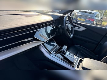 Used Audi Q7 2023 for sale - 75653009: Photo