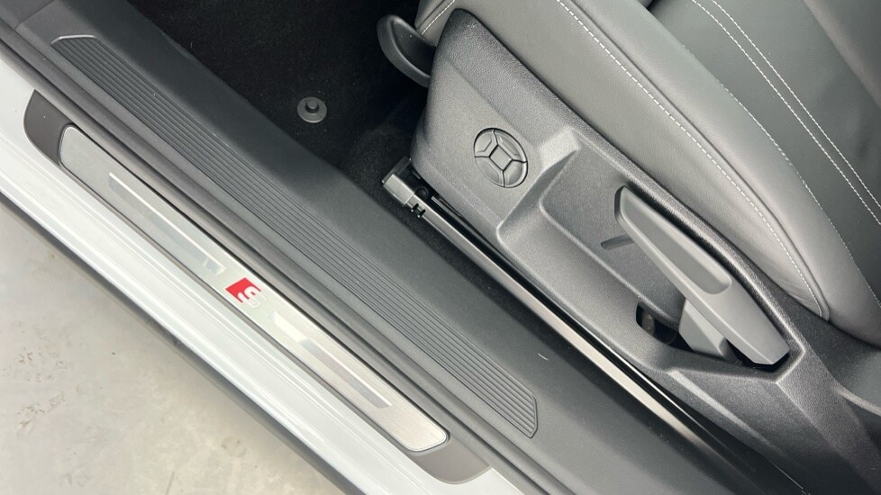 Used Audi Q4 e-tron 2025 for sale - 76438153: Photo 39