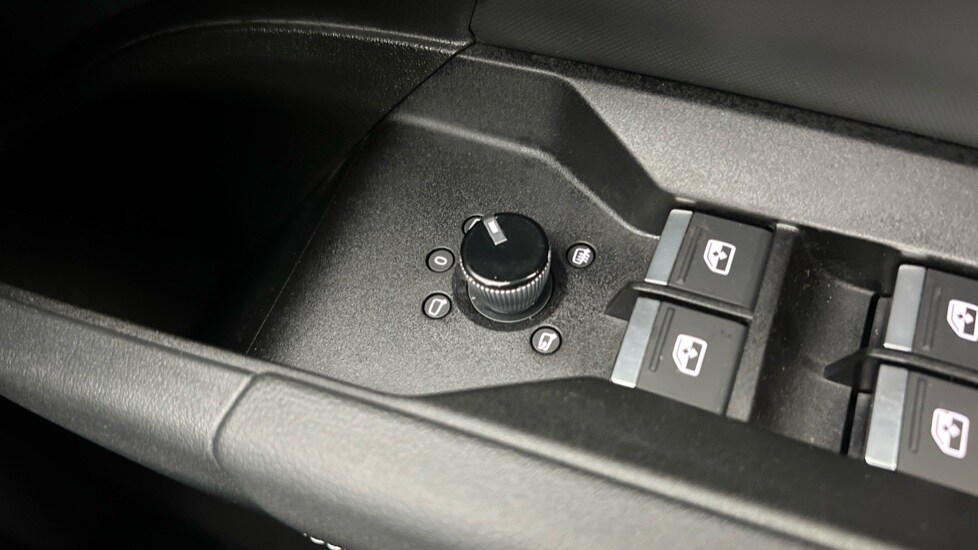 Used Audi Q4 e-tron 2025 for sale - 76438153: Photo 40