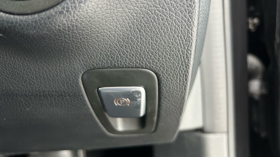 Used Mercedes-Benz C Class 2019 for sale - 76350835: Photo 32