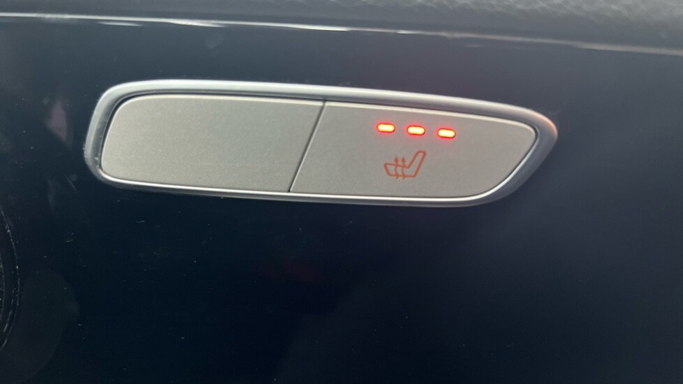 Used Mercedes-Benz C Class 2019 for sale - 76350835: Photo 34