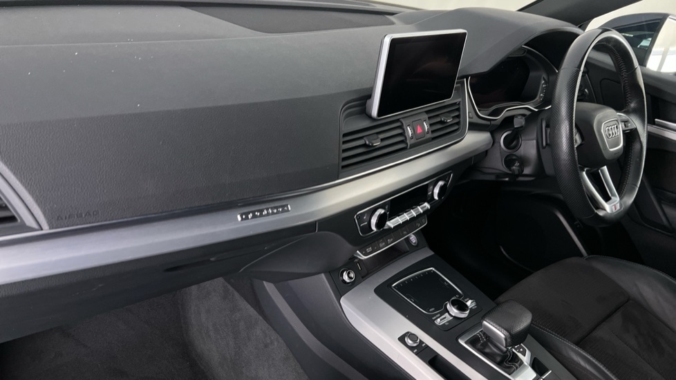 Used Audi Q5 2019 for sale - 76523605: Photo 2