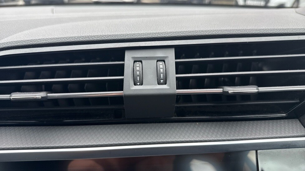 Used Audi Q3 2019 for sale - 76593718: Photo 40