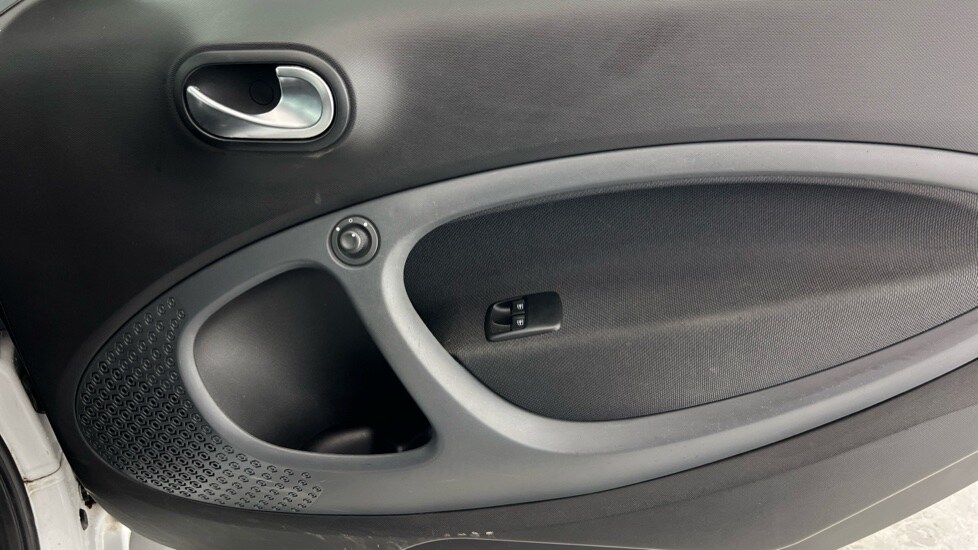 Used smart fortwo 2019 for sale - 76428140: Photo 28