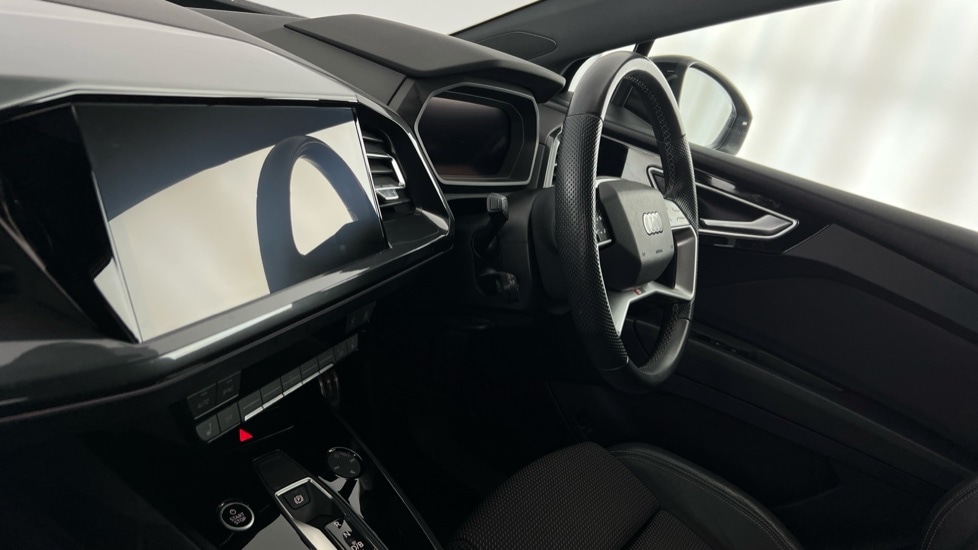 Used Audi Q4 e-tron 2022 for sale - 76966777: Photo 2