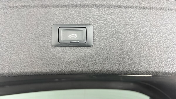 Used Audi Q5 2018 for sale - 76062297: Photo 40