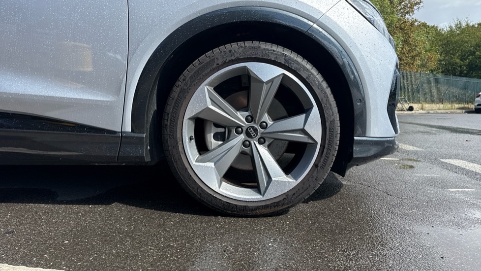 Used Audi Q4 e-tron 2024 for sale - 76856486: Photo 5