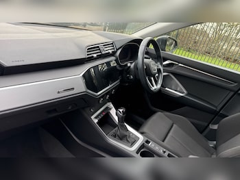 Used Audi Q3 2021 for sale - 76937497: Photo