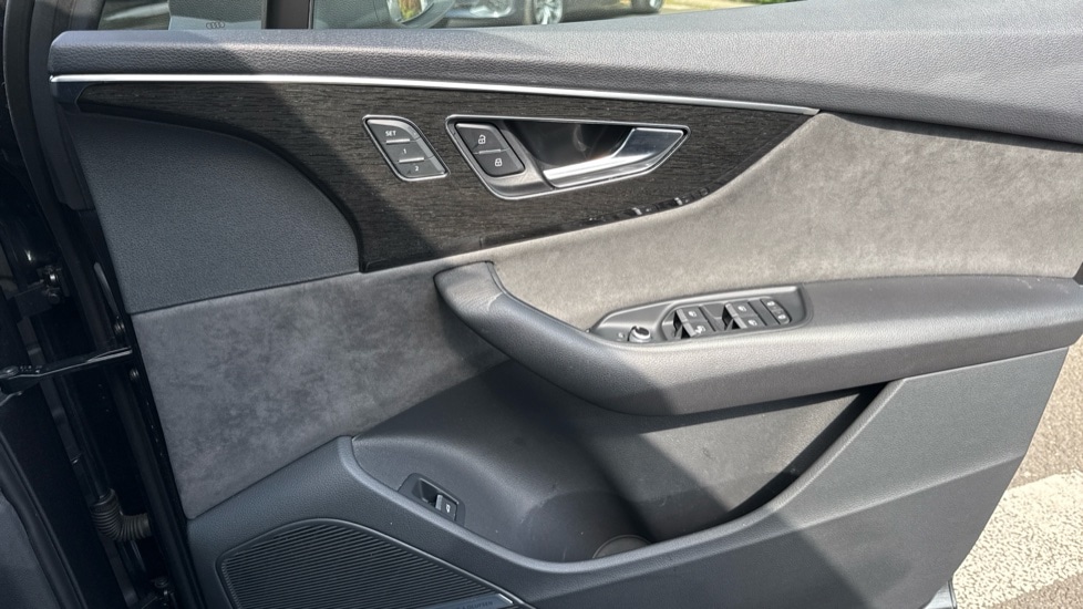 Used Audi Q7 2022 for sale - 76901298: Photo 32