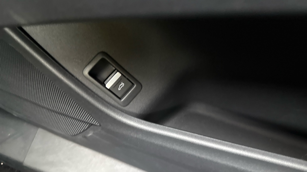 Used Audi Q4 e-tron 2025 for sale - 76208766: Photo 45