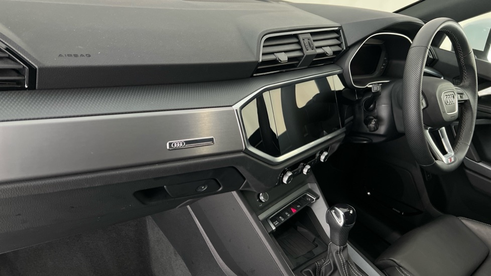 Used Audi Q3 2025 for sale - 76872498: Photo 2