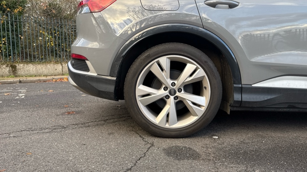 Used Audi Q4 e-tron 2025 for sale - 76366570: Photo 21