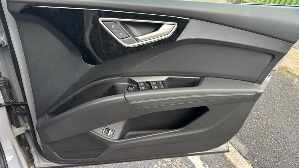 Used Audi Q4 e-tron 2025 for sale - 76366570: Photo 28