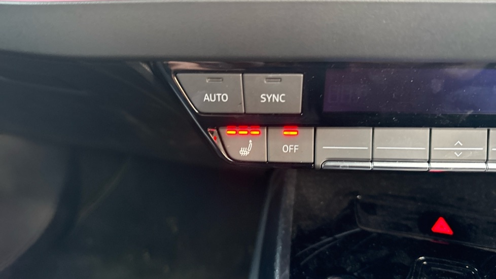 Used Audi Q4 e-tron 2025 for sale - 76366570: Photo 37