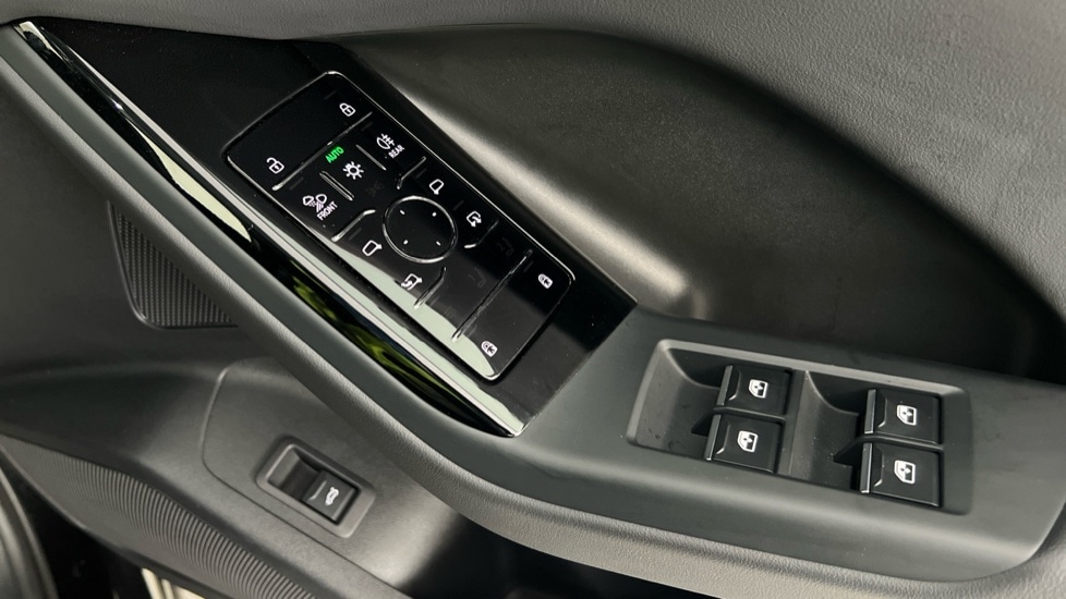 Used Audi Q6 e-tron 2024 for sale - 76523578: Photo 27