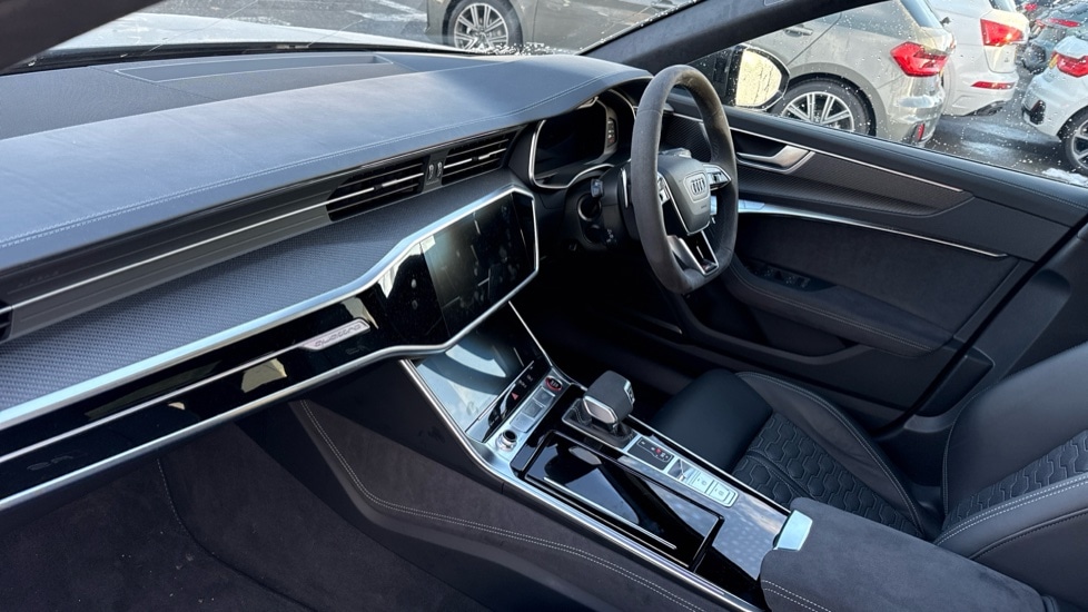 Used Audi RS6 2025 for sale - 76796401: Photo 2