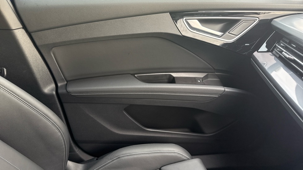 Used Audi Q4 e-tron 2025 for sale - 76660954: Photo 28