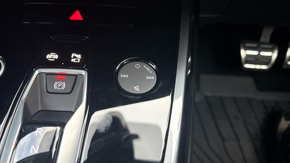 Used Audi Q4 e-tron 2025 for sale - 76660954: Photo 44