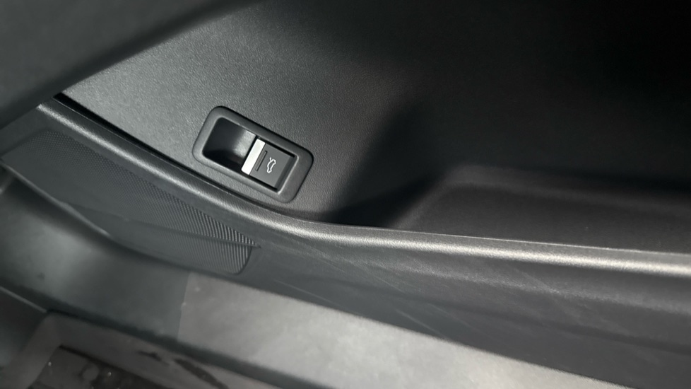 Used Audi Q4 e-tron 2025 for sale - 76660954: Photo 49