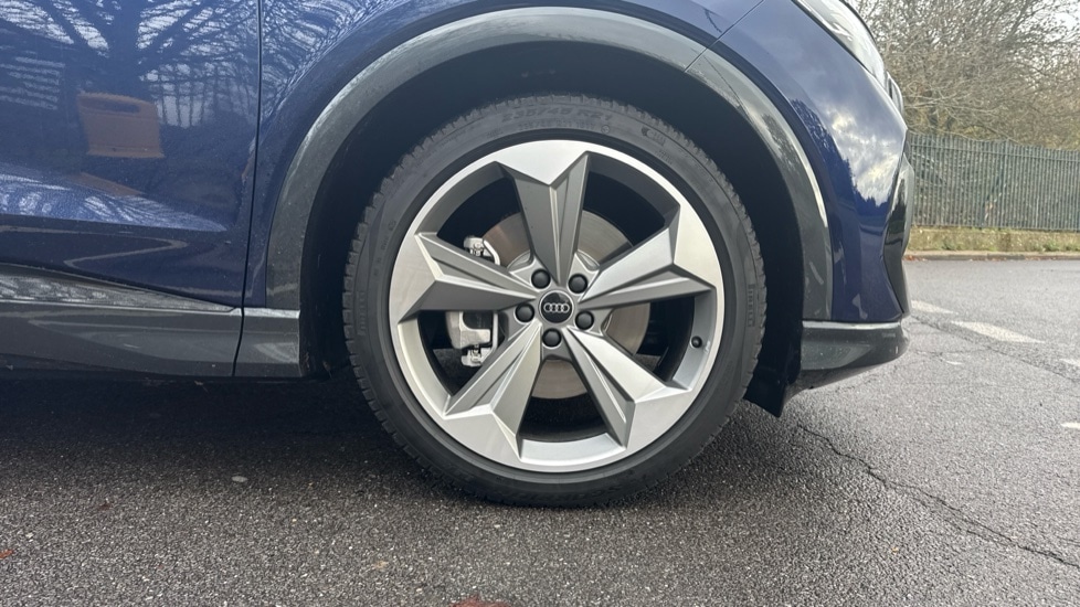Used Audi Q4 e-tron 2025 for sale - 76660954: Photo 5