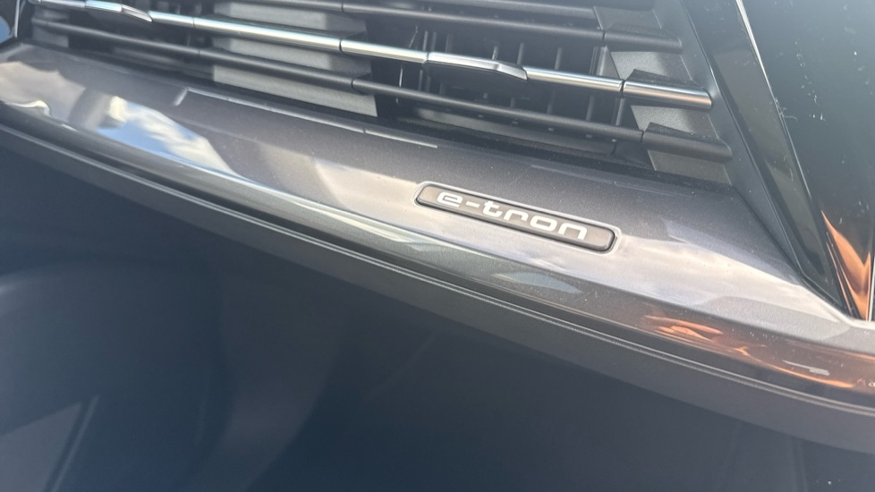Used Audi Q4 e-tron 2021 for sale - 76180152: Photo 46