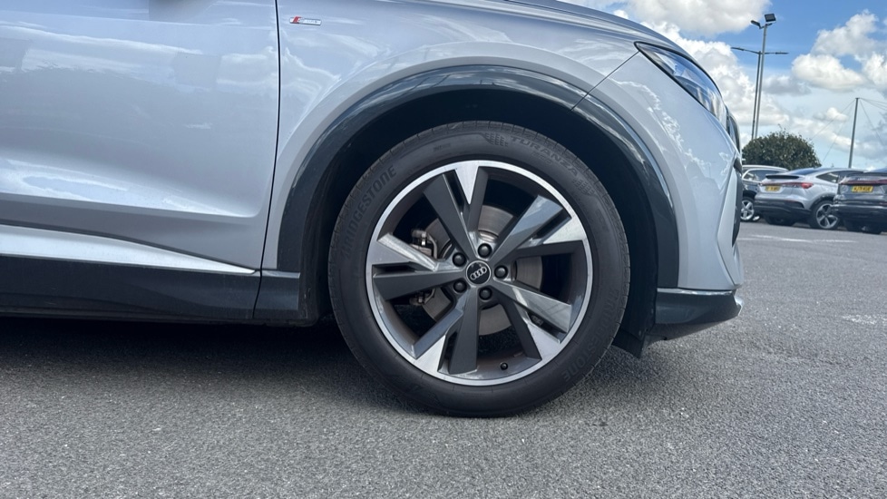 Used Audi Q4 e-tron 2021 for sale - 76180152: Photo 5