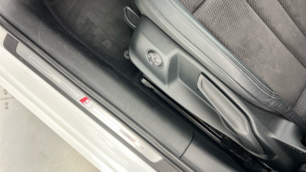 Used Audi A4 2017 for sale - 75874259: Photo 36