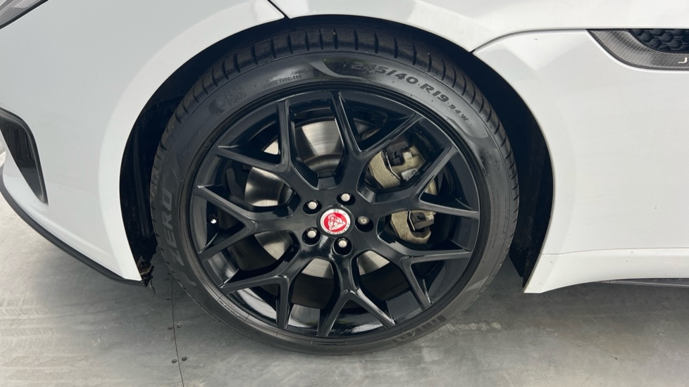 Used Jaguar F-Type 2019 for sale - 76420301: Photo 17