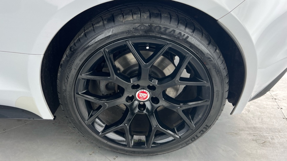 Used Jaguar F-Type 2019 for sale - 76420301: Photo 18