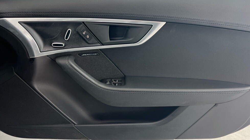 Used Jaguar F-Type 2019 for sale - 76420301: Photo 30
