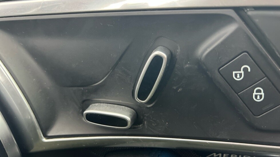 Used Jaguar F-Type 2019 for sale - 76420301: Photo 37