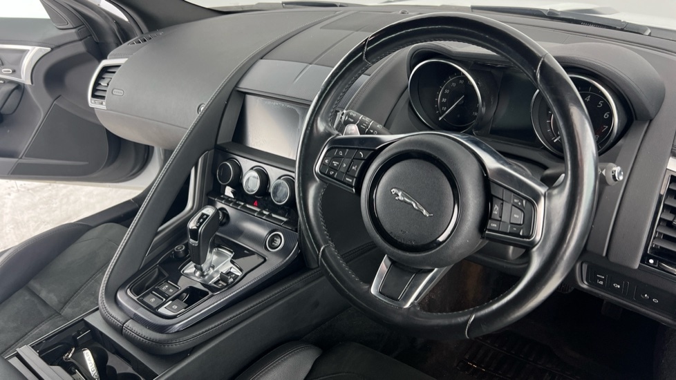 Used Jaguar F-Type 2019 for sale - 76420301: Photo 9