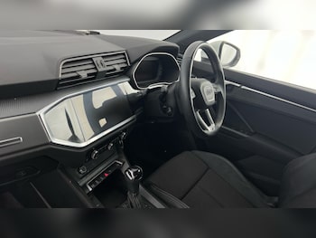 Used Audi Q3 2023 for sale - 76124380: Photo
