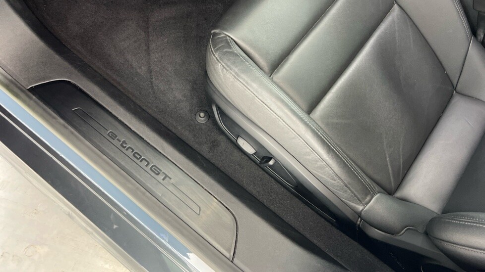 Used Audi e-tron GT 2022 for sale - 76999420: Photo 40