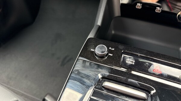 Used Audi Q6 e-tron 2025 for sale - 76233935: Photo 46