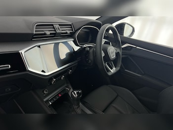 Used Audi Q3 2025 for sale - 76544465: Photo